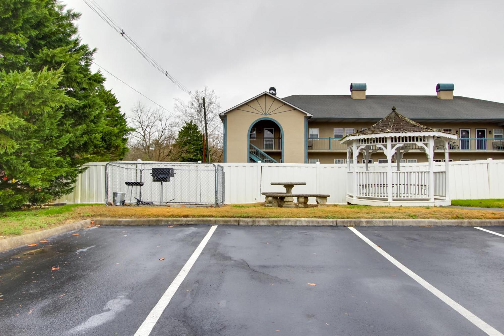 Parkway Condo About Walk To Island In Pigeon Forge! Dış mekan fotoğraf